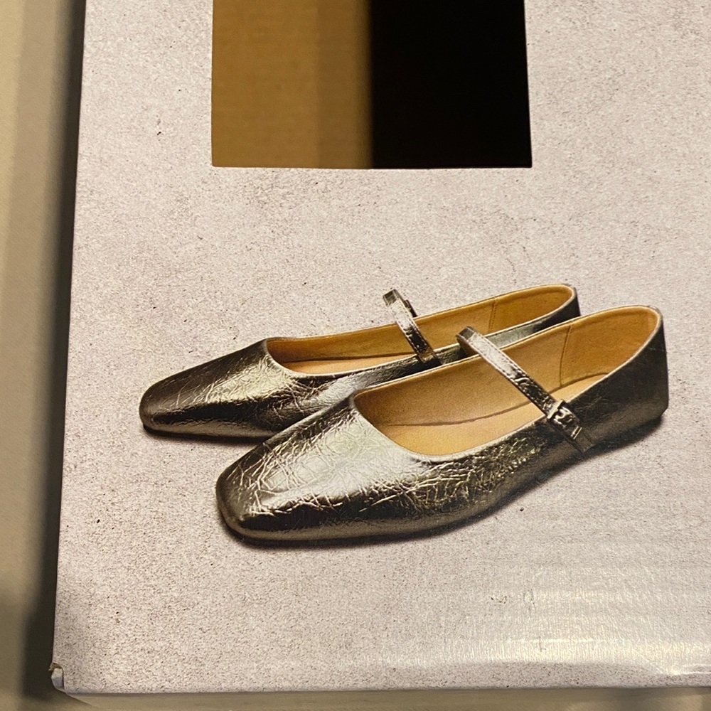 3/$20 Mary Jane flat shoes